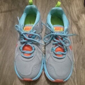 Nike Wild Trail Size 6.5 light gray/neon orange/neon blue/neon green